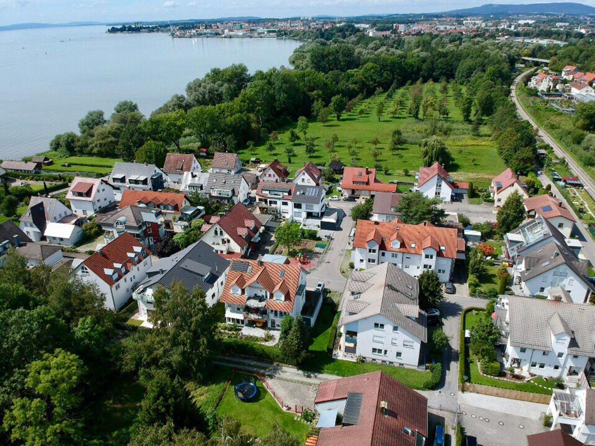 Wohlfuehlloft Seekretzer Mit Privatem Seezugang Friedrichshafen Luaran gambar