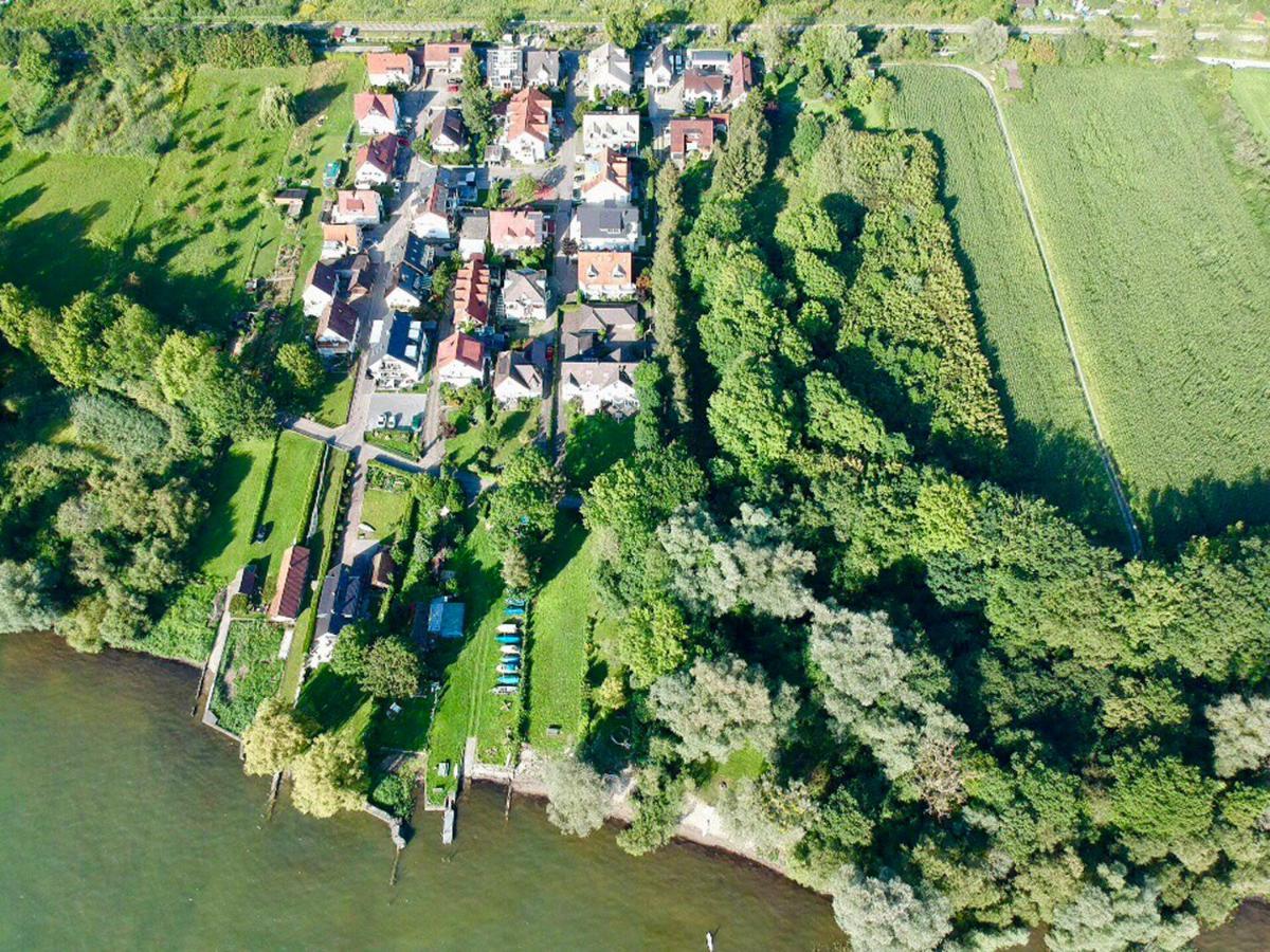 Wohlfuehlloft Seekretzer Mit Privatem Seezugang Friedrichshafen Luaran gambar