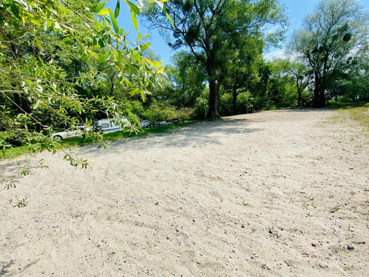 Wohlfuehlloft Seekretzer Mit Privatem Seezugang Friedrichshafen Luaran gambar