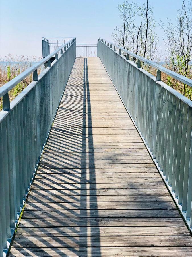 Wohlfuehlloft Seekretzer Mit Privatem Seezugang Friedrichshafen Luaran gambar